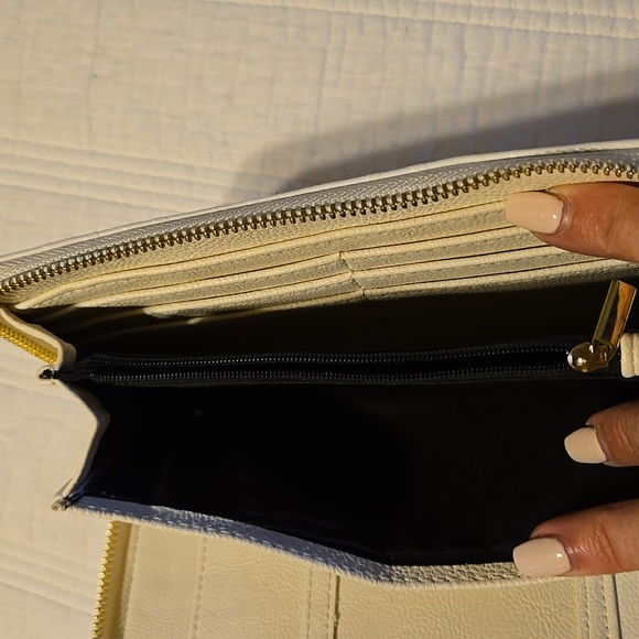 Wallet With Strap - Picture 2 of 4